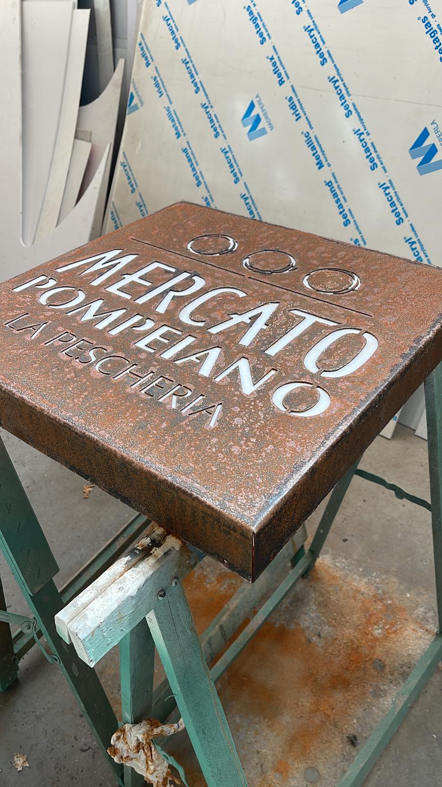 Tabella in Corten